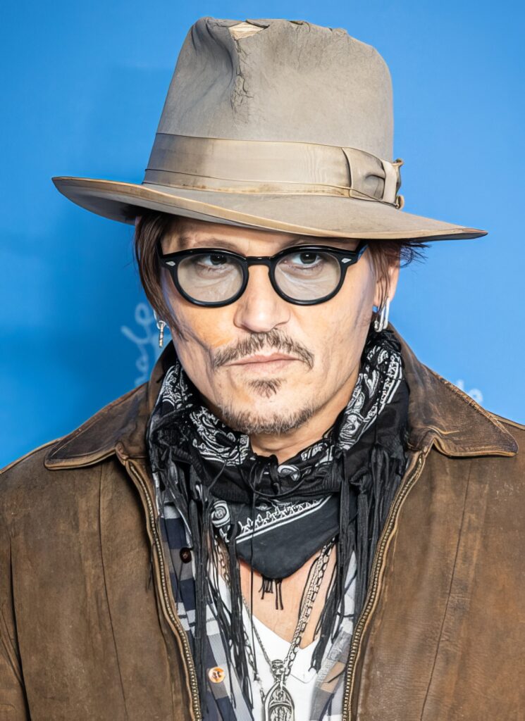 จอห์นนี เดปป์ (Johnny depp) หรือชื่อเต็ม John Christopher Depp II